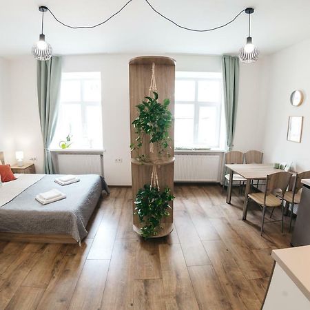 "Green Oasis Apartment" Lviv Kültér fotó